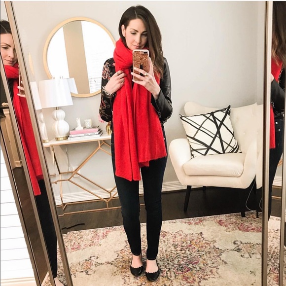 Meet your Posher, Olivia - Picture 8 of 8